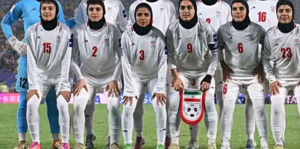开云体育app-7名伊朗女足运动员中又有1人改变主意了，回国成了艰难的选择