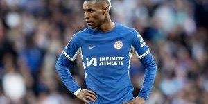 邮报：维拉有意杰克逊，探索租借+选择买断交易方案