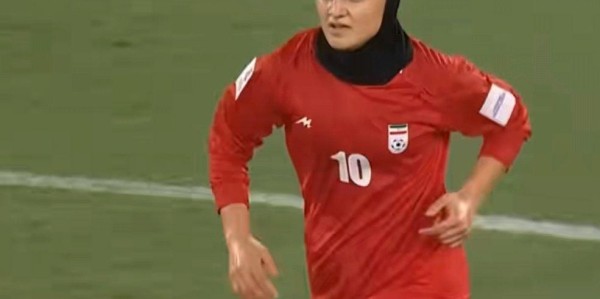 开云体育app-7名伊朗女足运动员中又有1人改变主意了，回国成了艰难的选择