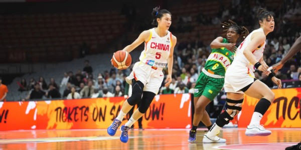 开云体育app下载安卓-在场赢14分！中国女篮30岁王牌再立功：联手李月汝韩旭定军心|王思雨|张曼曼|宫鲁鸣|马里女篮|杨舒予_新浪新闻
