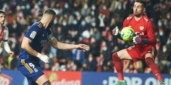 开云体育入口-1比0赢对攻战，全主力皇马靠门将赢球，怎翻盘巴黎？